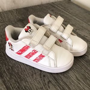 Adidas 7T Minnie Mouse